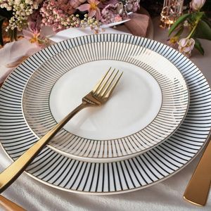 Service de table en céramique de style nordique de luxe, ligne dorée, écologique, assiette avec motif végétal pour les mariages - Product Image 6