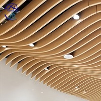 Sistema de Techo Ondulado de Aluminio para Interiores, Diseño de Techo Falso Curvo Irregular Suspendido