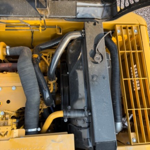 รถขุดตีนตะขาบ Caterpillar 320D ขนาด 32 ตัน รุ่นปี 2024 พร้อมปั๊มเกียร์เครื่องยนต์ บุ้งกี๋ 1 เมตร คุ้มค่าสำหรับงานขุดร่องท่อ - Product Image 6