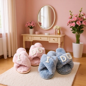 Pantofole in Peluche IDO - Ciabatte da Casa, Popolari in Europa e America. Pantofole in Peluche Disponibili per Vendita all'Ingrosso a Prezzi Attuali - Product Image 1