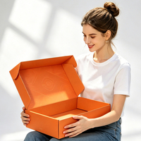 Emballage en papier pour chaussures et vêtements, personnalisé, noir, ondulé, écologique, recyclable, portable, imperméable, avec impression UV en relief