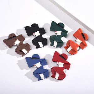 人気デザイナーニッチモダンレディースブローチ、シンプルで軽い高級感のあるハイエンドピン、アクリルブローチ卸売 - Product Image 5