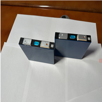 Sel Baterai Lithium Iron Phosphate Solid-state Berbentuk Kotak Digunakan untuk Penyimpanan Energi Fotovoltaik Rumah Tangga.