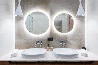 Lavabo Carré en Acrylique Blanc Sur Mesure avec Support de Robinet Monotrou et Vidangeur – Accessoire de Salle de Bain