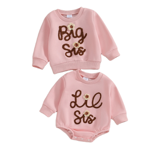 ชุดเสื้อสเวตเชิ้ตพี่สาวแบบกำหนดเองพร้อมชุดรอมเปอร์น้องสาว ลายปะติด LIL SIS สไตล์โบโฮ ผ้าโพลีเอสเตอร์/คอตตอน เสื้อกันหนาวเด็กผู้หญิงทรงบับเบิ้ล - Product Image 1
