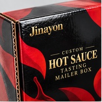 Boîte d'expédition rectangulaire personnalisée brillante en carton ondulé E-Flute pour dégustation de sauces piquantes, avec insert en papier à trois fentes et doublure en éponge pour emballage e-commerce