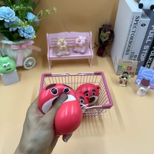 Jouet créatif anti-stress pour enfants en forme d'ours fraise, en TPR, sensation de boue, tête volumineuse, simulation de nourriture à presser lentement - Product Image 4