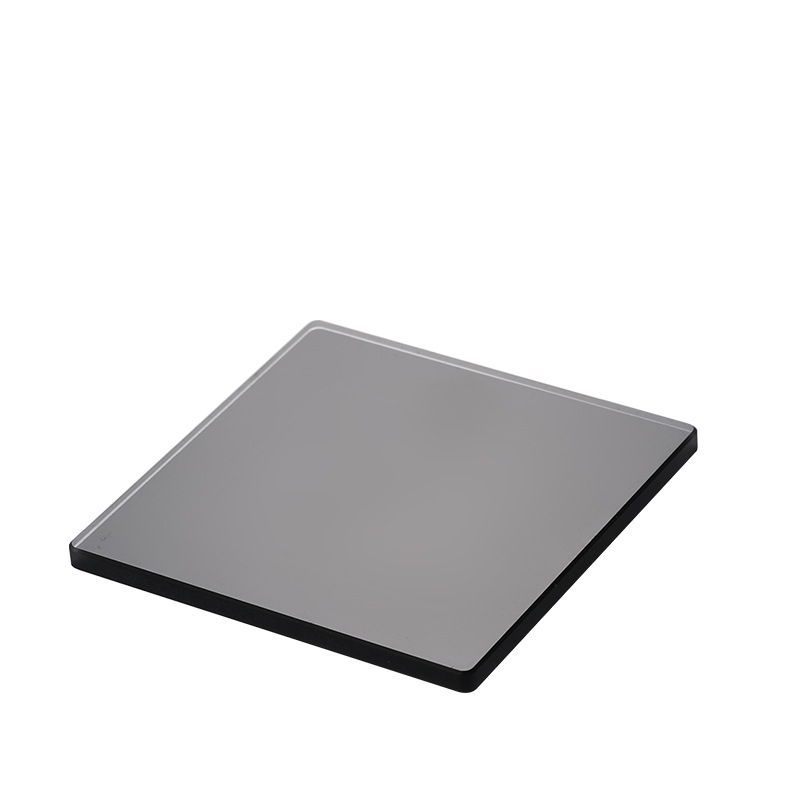 สีเทาเข้ม