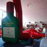 Bouteille de liqueur géante gonflable personnalisée KeepFuns - Accessoire publicitaire pour l'industrie de l'alcool, événement de promotion de bar, décoration