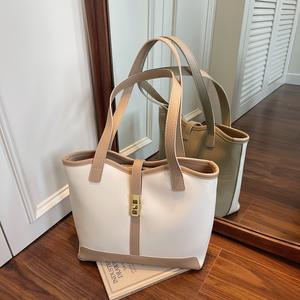 Nouvelle collection été 2025 – Sandales coréennes en PVC transparent effet gelée pour femme, style décontracté et tendance, avec doublure en soie, idéales pour la plage et le quotidien. - Product Image 5