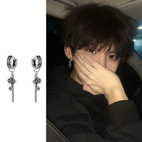Boucles d'oreilles unisexes style punk vintage à longue chaîne, motif croix sculpté unique, design cool, ornements d'oreille à piercing, vente en gros