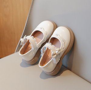 รองเท้าหนัง PU สำหรับเด็กผู้หญิง รุ่นใหม่ประจำฤดูใบไม้ผลิ รองเท้าสไตล์แมรี่เจนแบบเจ้าหญิงประดับลูกไม้ - Product Image 3