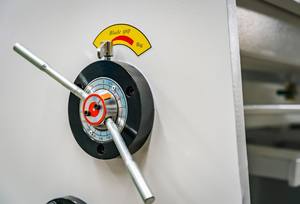 ماكينة قص الصفائح المعدنية WUSVEK QC11K بسمك 6 مم، رائدة في السوق وذات عمر تشغيلي طويل - Product Image 4