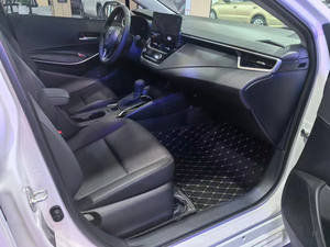 2025 Nuevo en Y Ota C-oRolla Elite Techo corredizo abierto HEV Asiento de cuero 1.8L 2017 Coche de gasolina híbrido para <span class=keywords><strong>Irq</strong></span> Taxi Stock en Dubai - Product Image 6