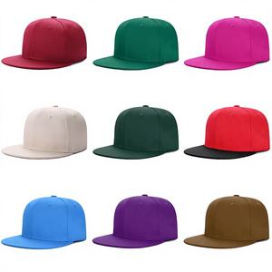 قبعة هيب هوب مسطحة الحواف مع تطريز شعار مخصص، قبعة صيفية للسفر وحماية من الشمس بـ 6 ألواح قابلة للتعديل - Product Image 3