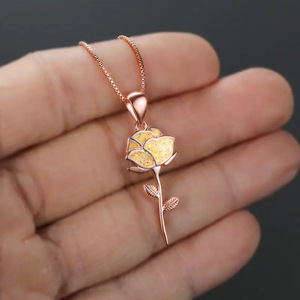Collier pendentif rose pour femme, chaîne à breloques fleur romantique, bijoux tendance, cadeau pour usage quotidien - Product Image 4