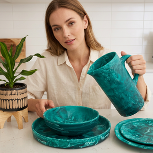Collection de Pichets en Résine Faits Main en Gros – Design Moderne et Luxueux pour Fêtes, Maison, Hôtels, Restaurants – Durables, Écologiques, Grande Taille - Product Image 1