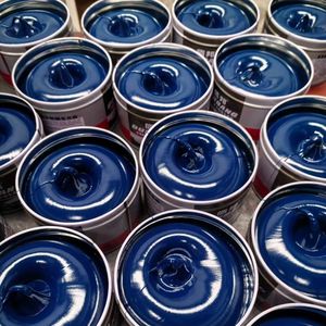 Graisse lubrifiante MP2 bleue haute température à base de lithium pour véhicules lourds, camions, chargeuses, excavatrices, bulldozers et grues - Product Image 1