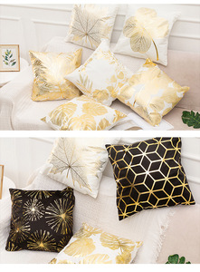 Fodera <span class=keywords><strong>per</strong></span> Cuscino Decorativo da Divano con Motivo Geometrico Quadrato Nero e Oro <span class=keywords><strong>per</strong></span> Arredo Casa e Camera da Letto - Product Image 3