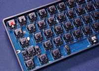 OEM keyboard mekanis gaming berkabel dan nirkabel, keyboard kustom profesional PCB 60% 100% TKL USB tipe-c bisa diisi ulang