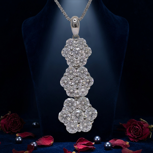 Collier pendentif Jenime en argent 925 plaqué or avec moissanite glacée, design 3 fleurs, 0,8 ct 1 ct, taille brillant, bijoux fins tendance - Product Image 2