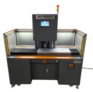 Machine de moulage à basse pression verticale automatique pour la fabrication de câbles de données à grande vitesse avec moteur de pompe à engrenages PLC à noyau PA - Product Image 2