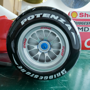 Nhà Máy Hiện Đại Tùy Chỉnh Trang Chủ Bộ Sưu Tập Trang Trí Cuộc Sống Kích Thước Nhựa <span class=keywords><strong>F1</strong></span> Đua Xe Điêu Khắc Thủ Công Mỹ Nghệ Nhựa - Product Image 6