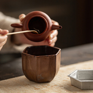Contenedor Hexagonal de Cerámica para Posos de Té con Tapa de Metal, Cubo de Basura para Uso en Interiores - Product Image 4