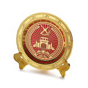 Plaques métalliques avec logo personnalisé logo commémoratif en <span class=keywords><strong>métal</strong></span> plaqué or <span class=keywords><strong>moule</strong></span> en alliage de zinc coulée trophée de plaque en émail souple - Product Image 4