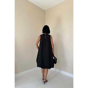 เดรสทรงเอไลน์สีดำ คอโอ ทรงหลวม เอวผูก ผ้าทอ ระบายอากาศได้ดี ชุดลำลองใส่ได้ทุกวัน - Product Image 5