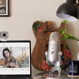 Logitech Blue Yeti USB Condenser Microphone 4 Polar Patterns Blue VO!CE Studio Recording Streaming Mic - Product Image 3