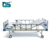 Lit d'hôpital médical manuel réglable à 2 fonctions avec panneau de tête en ABS, 2 manivelle, garde-corps relevables et roulettes