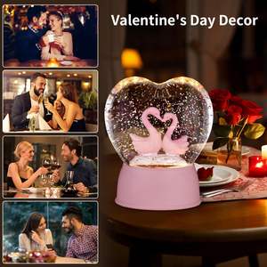 Vente directe d'usine décoration de cygne sculptée à la main 5 chansons peuvent être jouées régulièrement boîte à musique en verre avec veilleuse LED - Product Image 5