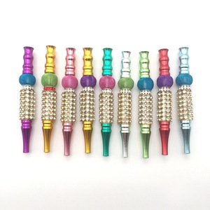 Embouts de bouche en métal pour narguilé de luxe Diamond Bling Shisha Accessoires pour fumeurs avec un design élégant pour femmes et des techniques de laque - Product Image 1