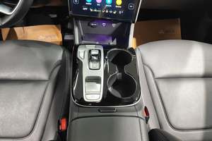 Coche usado Hy-undai Tucs-on <span class=keywords><strong>2023</strong></span>, <span class=keywords><strong>Tucson</strong></span> L 1,5 T Tracción automática de dos ruedas LUX <span class=keywords><strong>Premium</strong></span> Edition en stock 7000KM - Product Image 5