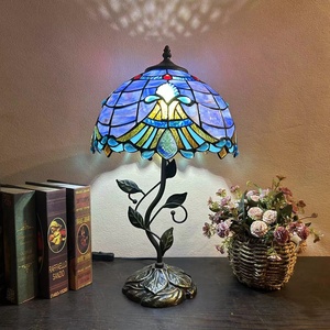LongHuiJing Tiffany stile lampada da tavolo viola barocco vetro colorato paralume da scrivania luci H20 * W12In - Product Image 1