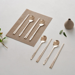 Vaisselle NOBBAN Premium, artisanale, en laiton forgé à la main, style fleur de prunier, pour 4 personnes, compatible lave-vaisselle, style coréen traditionnel Bangjja Yugi. - Product Image 3