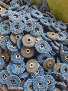 Disques décapants de peinture bleus de 115 mm pour <span class=keywords><strong>meuleuse</strong></span> d'angle 4-1/2" x 7/8" – Roues multi-surfaces pour l'élimination de la rouille et de l'oxyde <span class=keywords><strong>sur</strong></span> le métal et le <span class=keywords><strong>bois</strong></span> - Product Image 6