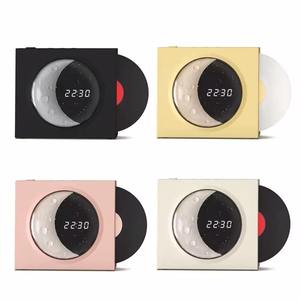 Chargeur sans fil avec réveil, lampe de chevet, haut-parleur Bluetooth multifonction intelligent créatif pour l'extérieur avec insertion de carte - Product Image 3