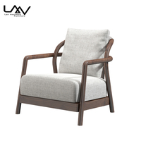 Fauteuil de salon individuel de style nordique avec cadre en bois massif et coussin moelleux pour salon, hôtel, fauteuil en bois