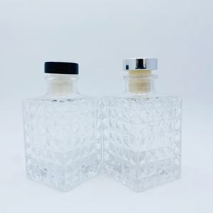 Diffuseur en verre transparent gaufré carré de 100 ml, impression sérigraphique, logo personnalisé, bouchon en liège pour huiles essentielles, maison, salle de bain, cadeaux - Product Image 3