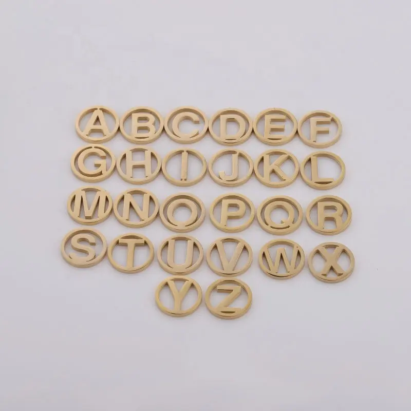 Dijes redondos chapados en oro de 26 A-Z, colgante de joyería con letras del alfabeto, pulseras DIY de oro de 18K, collar, fabricación de joyería artesanal, venta al por mayor