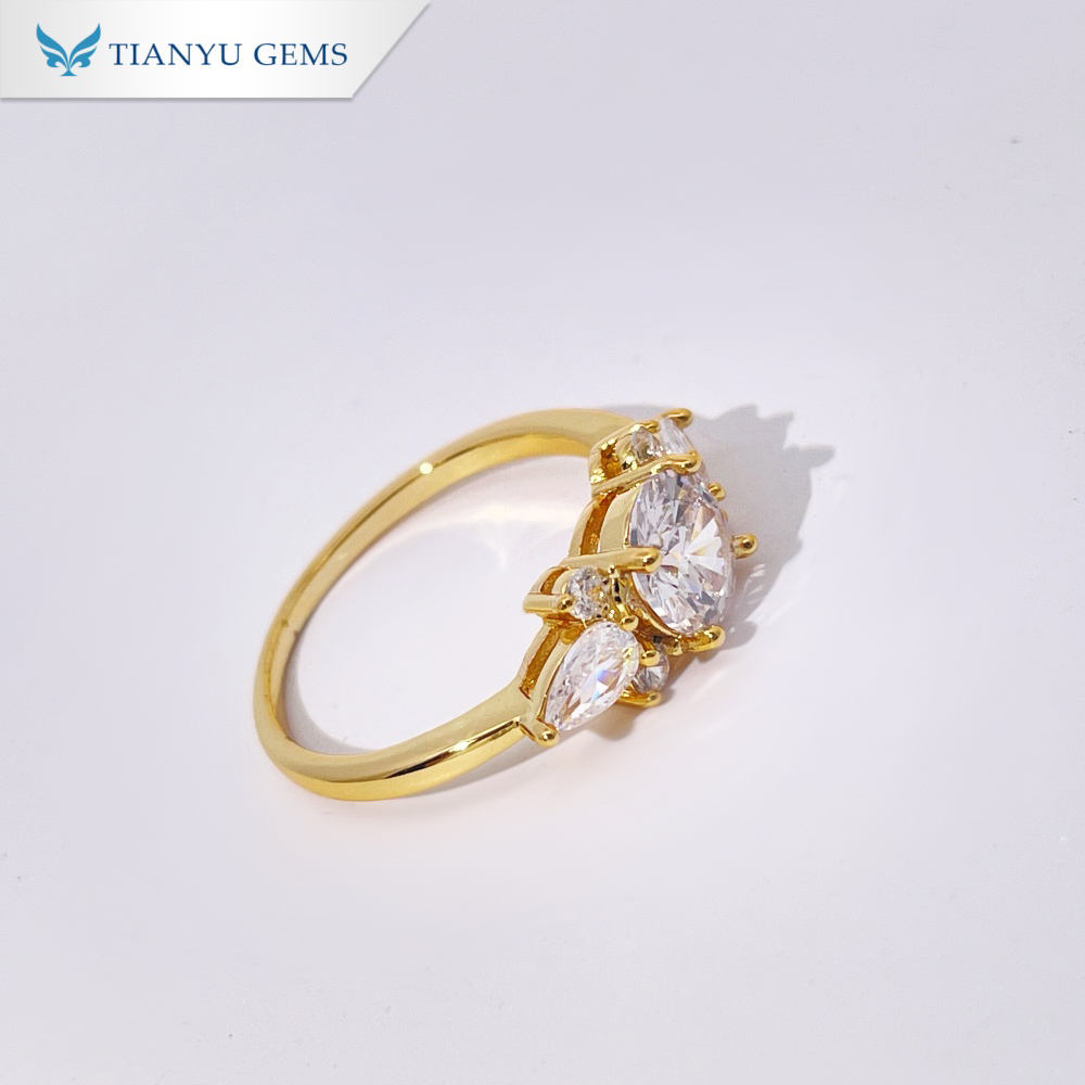 สีเหลือง