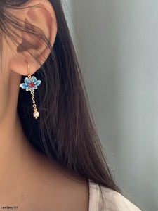 Pendientes de Plata 925 UM Jewelry con Rubí Rojo Cultivado en Laboratorio, Diseño de Flor de Loto, para Uso Diario, Celebraciones o Regalo, Unisex - Product Image 5