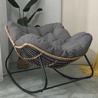 Chaise à bascule de style européen Chaise de loisirs pour balcon Canapé de luxe léger Chaise à coussin en tissu à bascule sur pied en métal