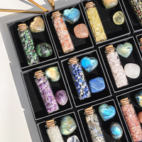 Coffret Cadeau de Pierres de Guérison Naturelles : Éclats de Cristal Roulés en Bouteille de Verre, Pierre de Cristal en Forme de Cœur pour Reiki, Méditation et Décoration
