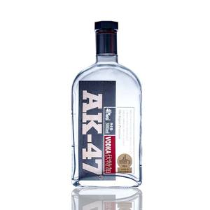 Prix d'usine 1000ml 3000ml <span class=keywords><strong>Bouteille</strong></span> de <span class=keywords><strong>vodka</strong></span> en verre personnalisée de forme plate <span class=keywords><strong>Ak47</strong></span> avec logo décalcomanie - Product Image 2