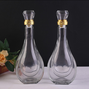 Botella de Licor de Cristal Elegante con Tapón de Corcho para Whisky, <span class=keywords><strong>Bourbon</strong></span>, Ginebra, con Logotipo Personalizado y Capacidad de 500 ml - Product Image 1