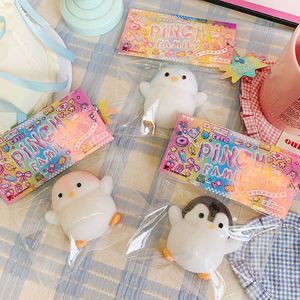 Jouets à presser pingouin mignons Kawaii, jouets sensoriels anti-stress à rebond lent, cadeaux d'anniversaire pour enfants et adultes - Product Image 6