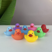 Cadeau promotionnel en gros : Mini canard flottant en caoutchouc, jouet sonore à presser, avec logo personnalisé, pour bébé, pour la baignoire